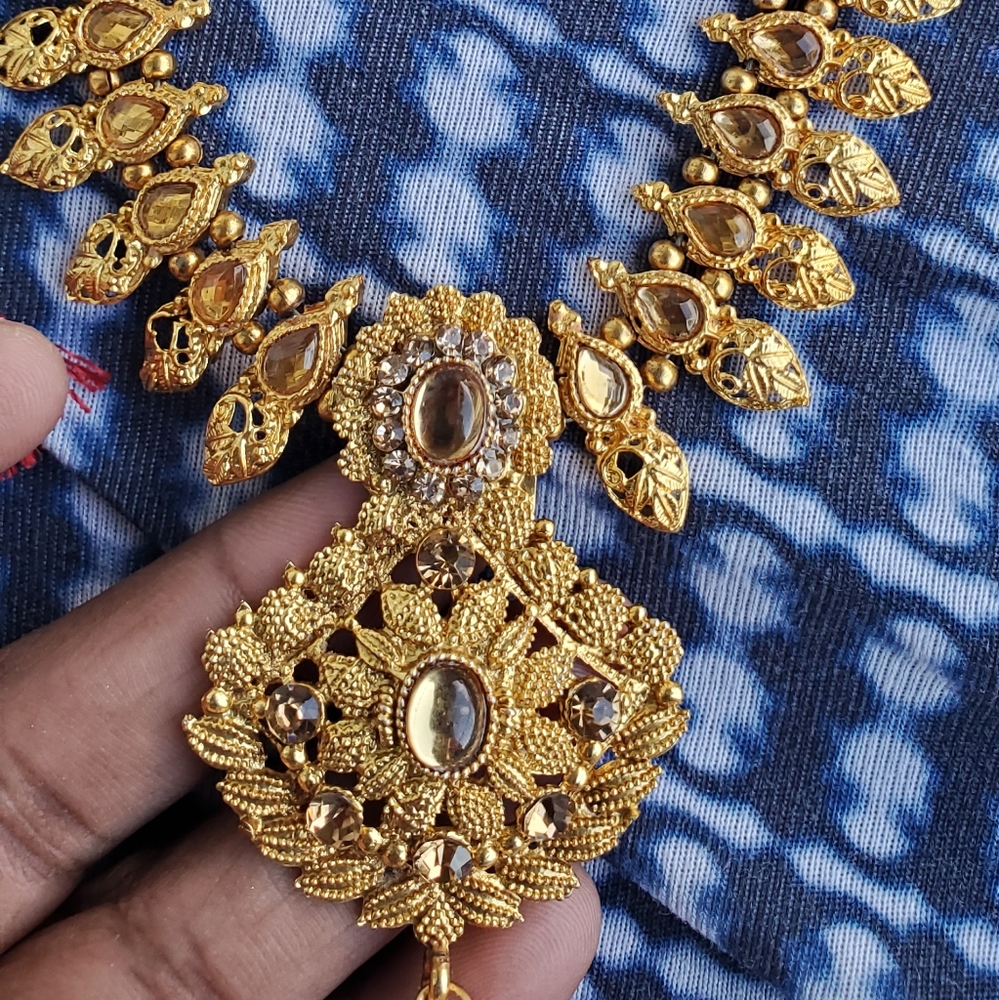 Women necklace
